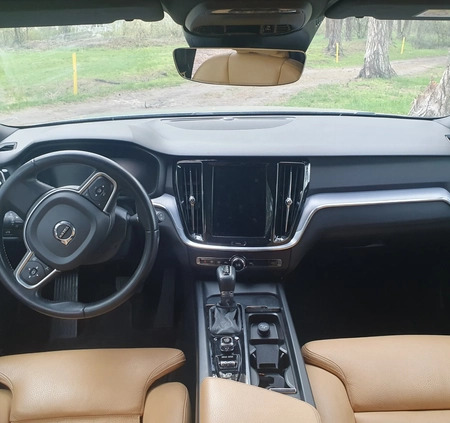 Volvo V60 cena 81795 przebieg: 221000, rok produkcji 2019 z Lublin małe 277
